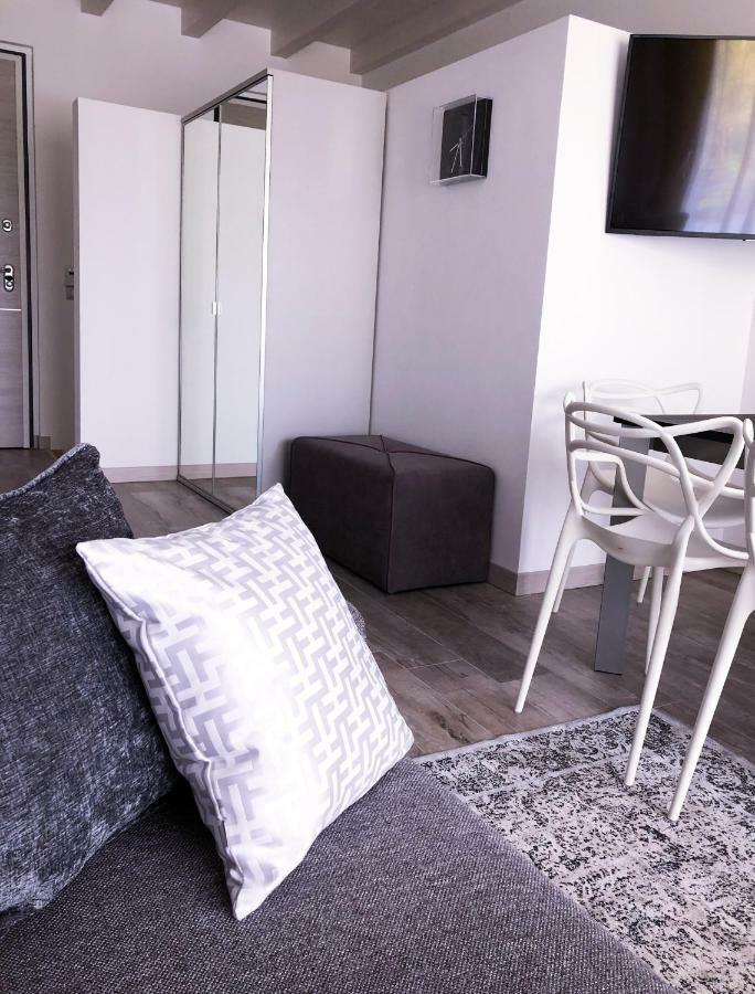 Paradise Luxury Apartments Σιρμιόνε Εξωτερικό φωτογραφία