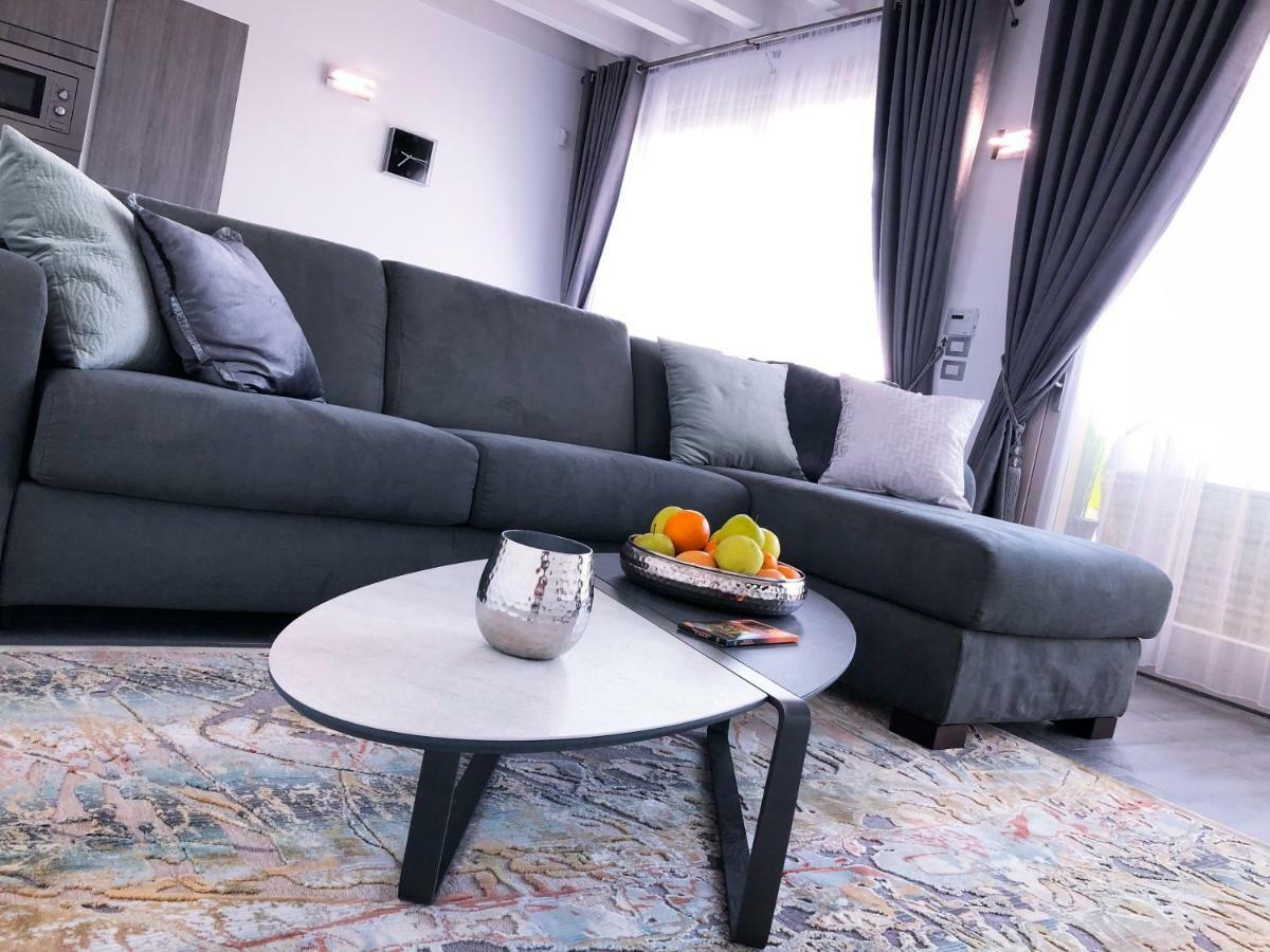 Paradise Luxury Apartments Σιρμιόνε Εξωτερικό φωτογραφία