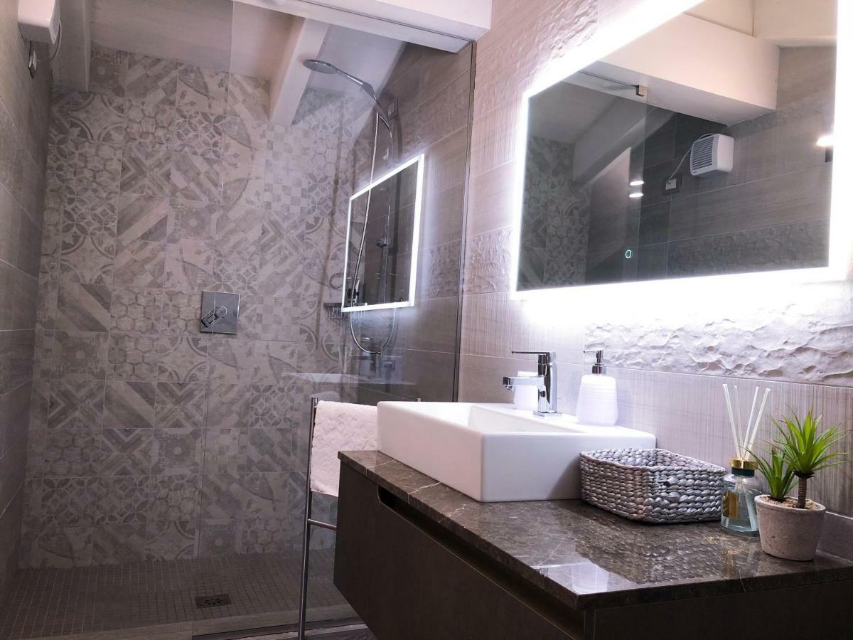 Paradise Luxury Apartments Σιρμιόνε Εξωτερικό φωτογραφία