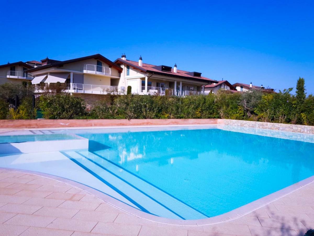 Paradise Luxury Apartments Σιρμιόνε Εξωτερικό φωτογραφία