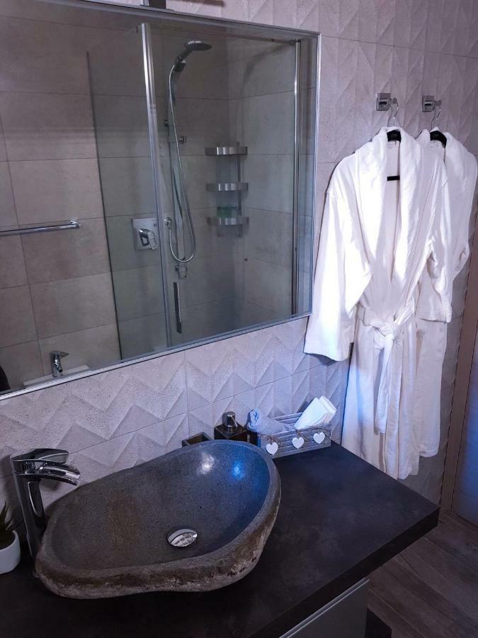 Paradise Luxury Apartments Σιρμιόνε Εξωτερικό φωτογραφία